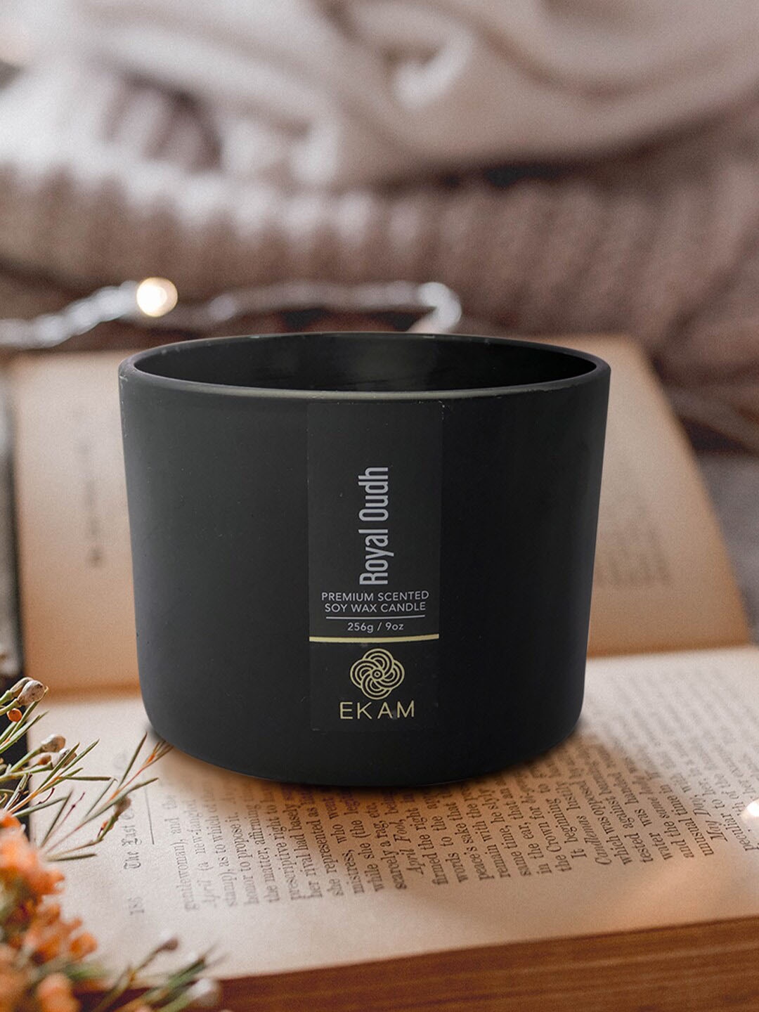 

Ekam Black 3 Wick Royal Oudh Fragrance Scented Candle
