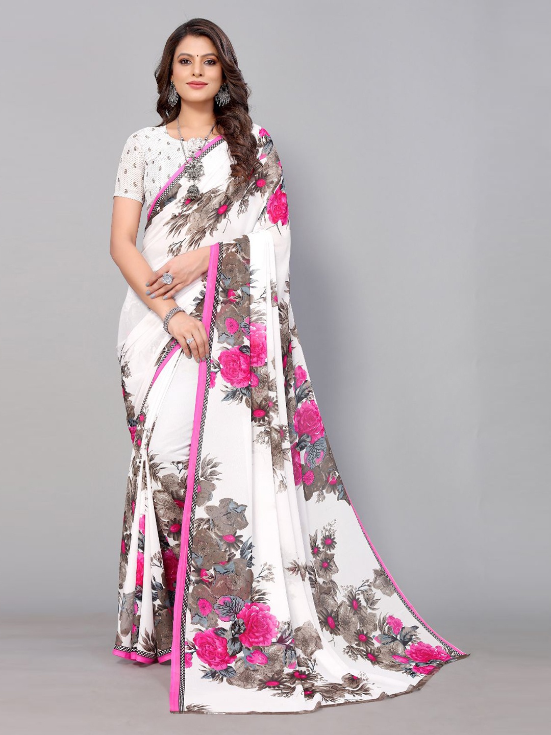 

SAADHVI Floral Printed Saree, White