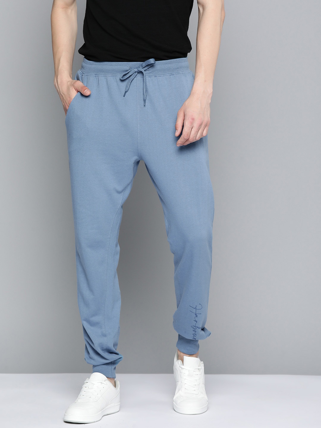 

Mast & Harbour Men Solid Joggers, Blue