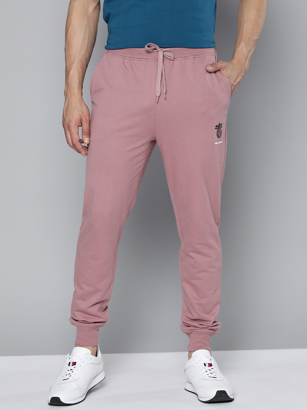 

Mast & Harbour Men Solid Joggers, Pink