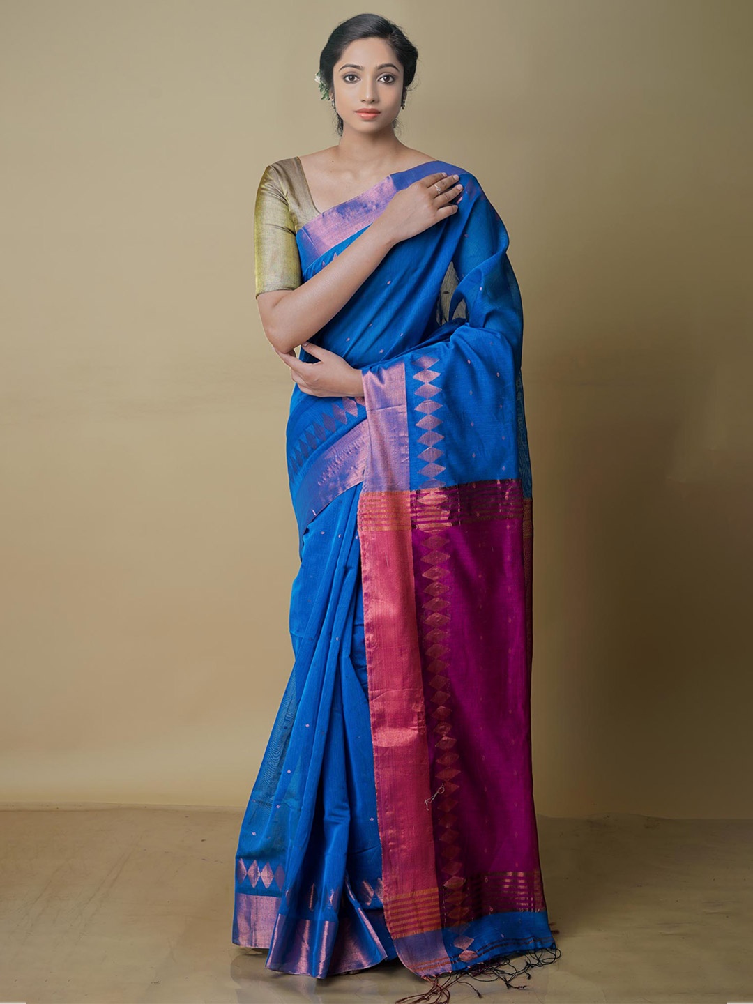 

Unnati Silks Woven Design Linen Blend Jamdani Saree, Blue