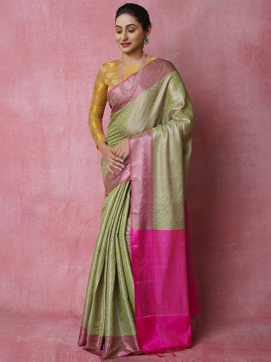 

Unnati Silks Woven Design Zari Silk Blend Banarasi Saree, Green
