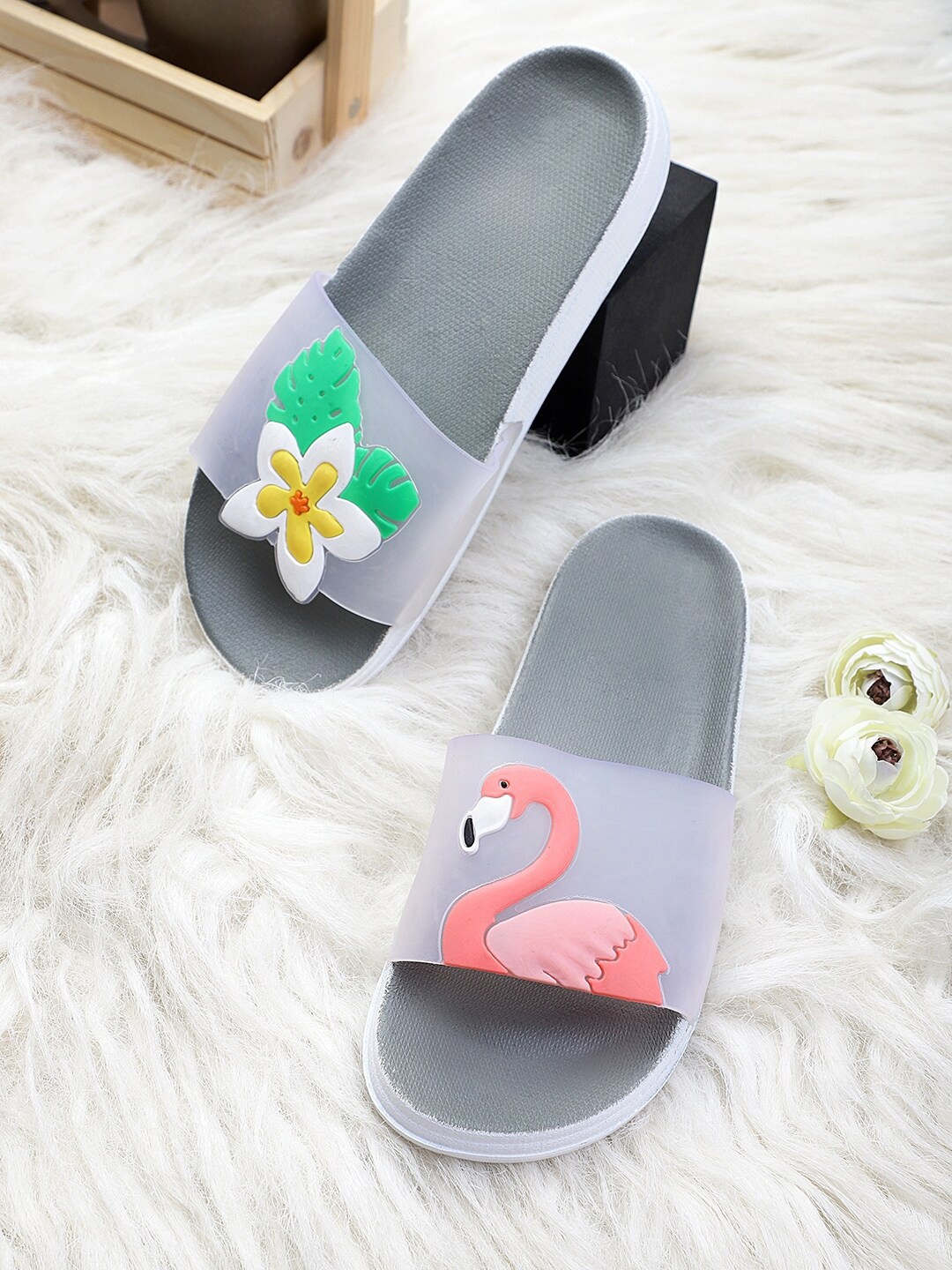 

Pampy Angel Women Self Design Rubber Sliders, Grey