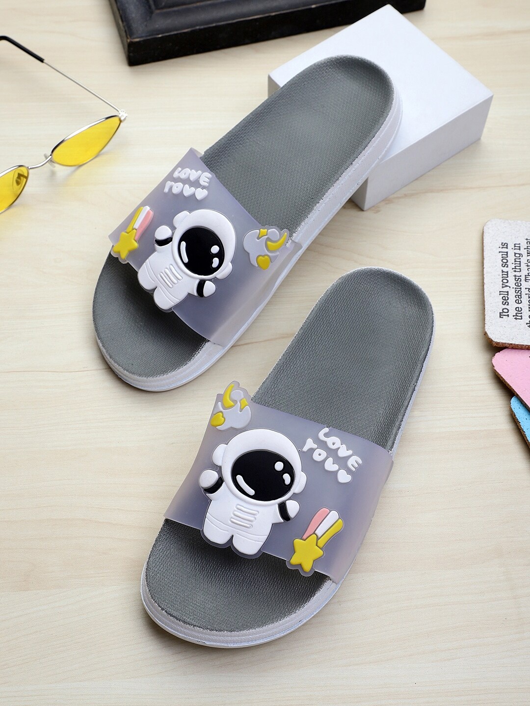 

Pampy Angel Women Self Design Rubber Sliders, Grey