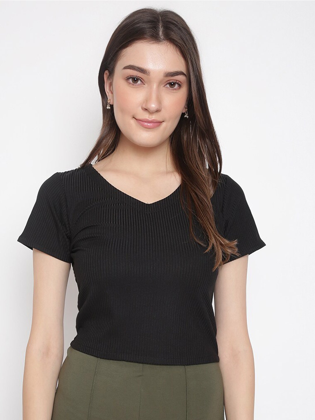 

DUDITI Women V-Neck Slim Fit Cropped T-shirt, Black
