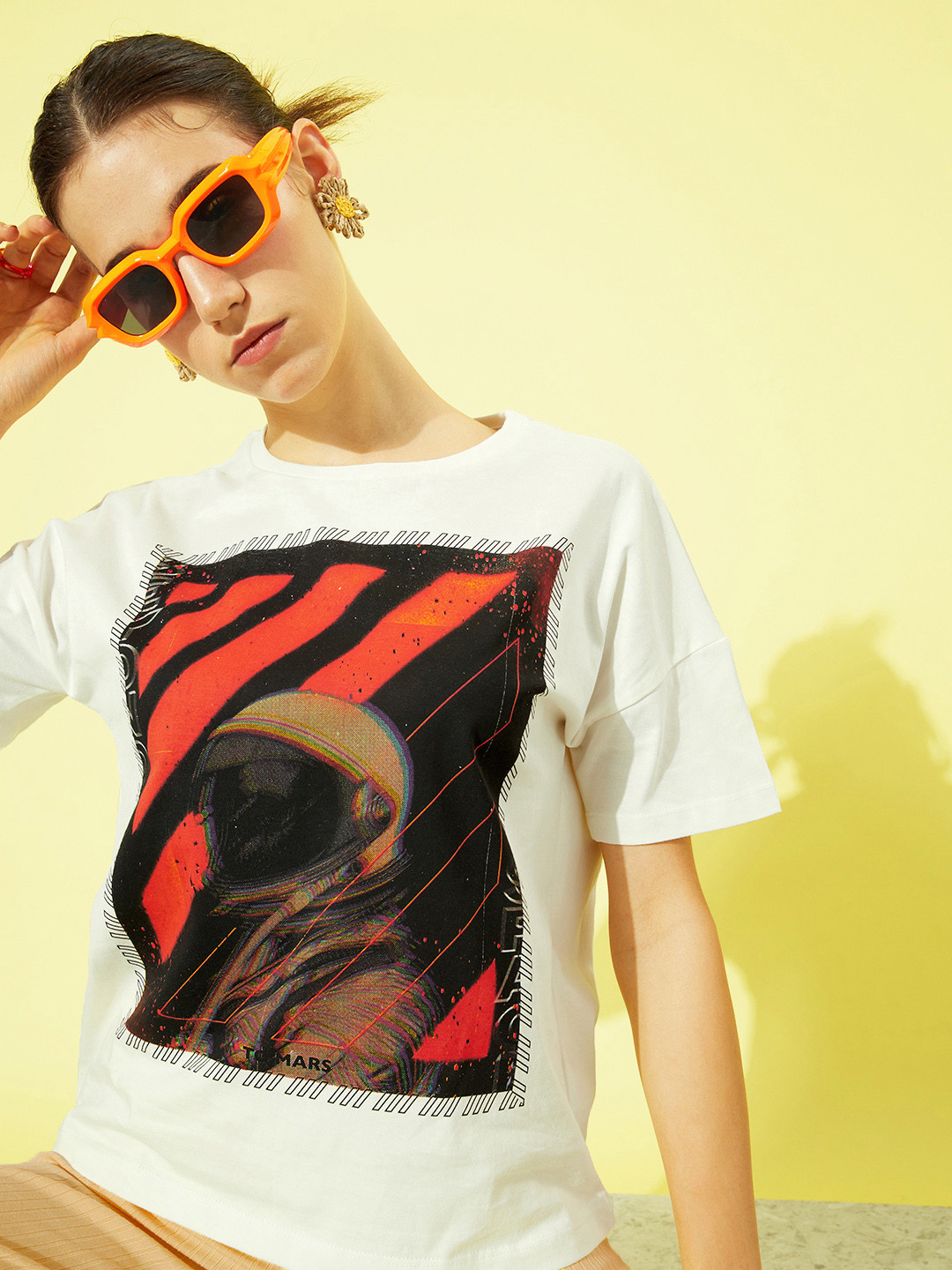

HERE&NOW Women Off White Pure Cotton Printed 90's Hollaback Poster Graphics T-shirt