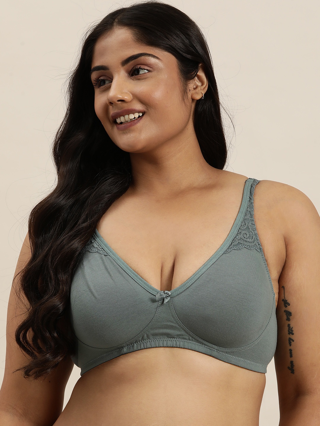 

Sztori Plus Size Lace Inserted T-shirt Bra, Green