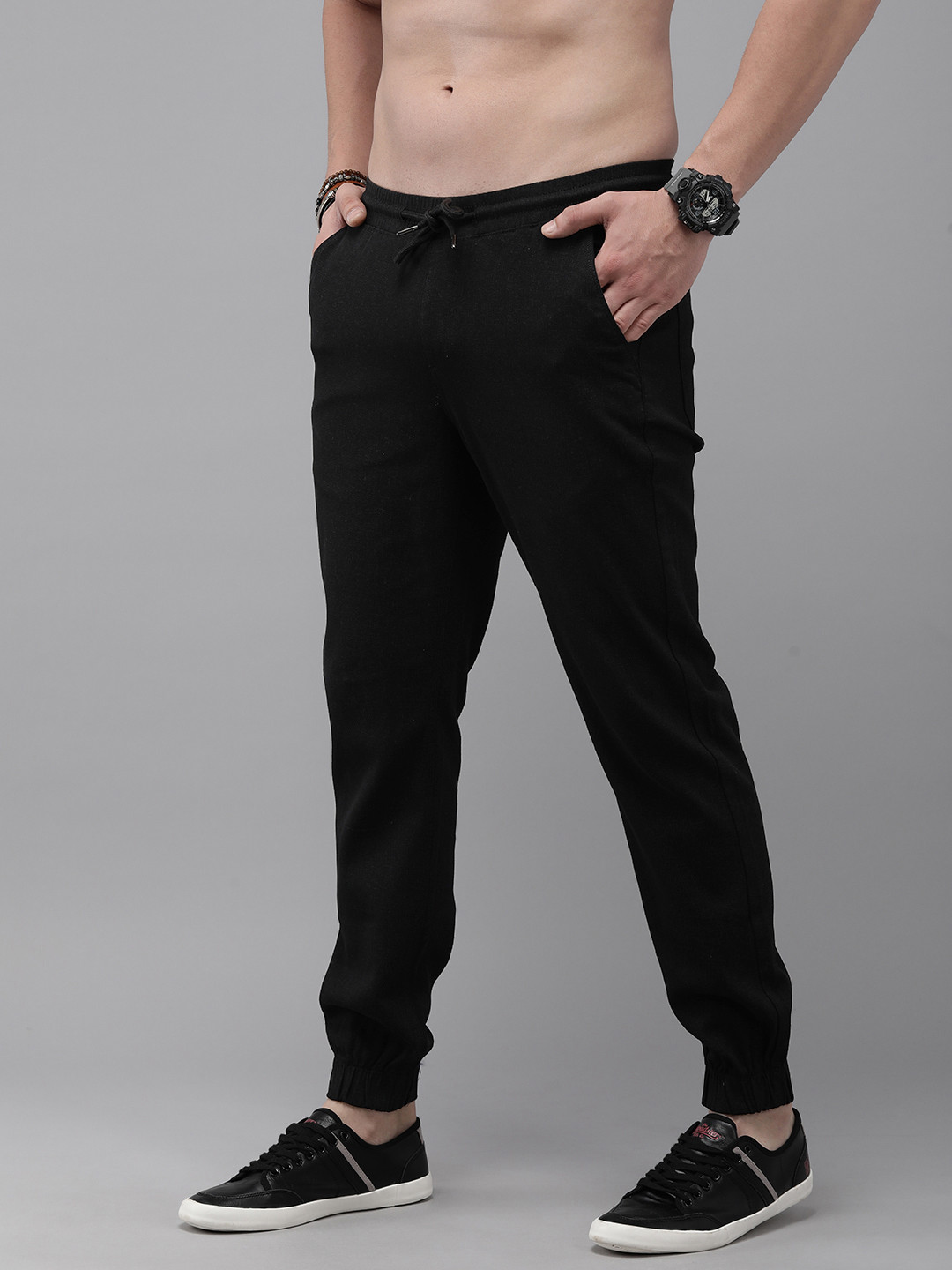 

The Roadster Lifestyle Co. Men Mid Rise Joggers, Black