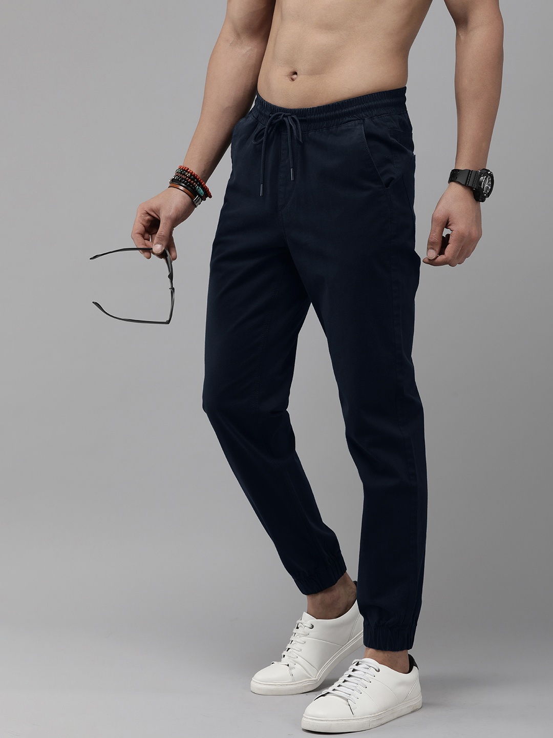 

The Roadster Life Co. Men Mid-Rise Joggers, Navy blue