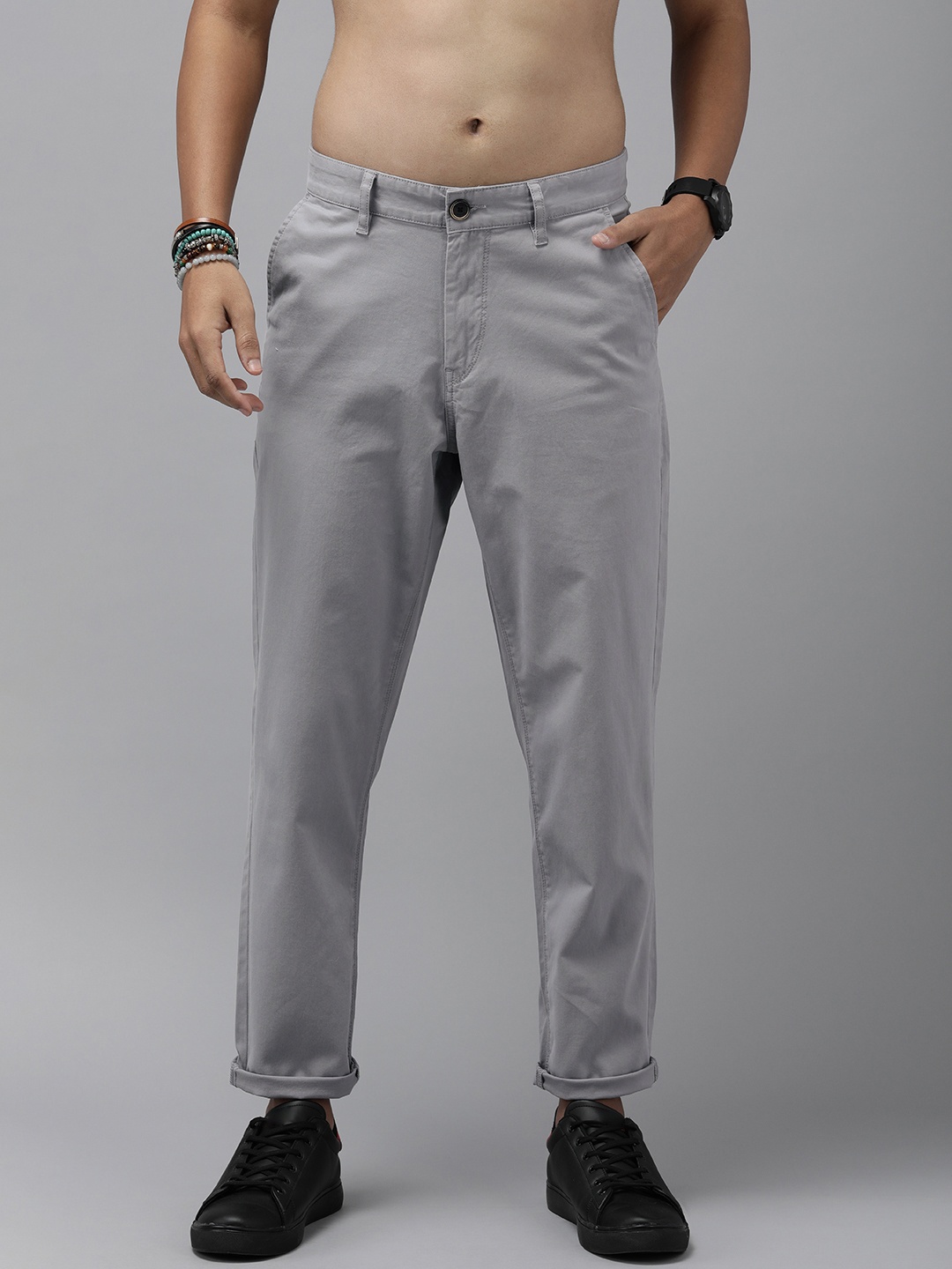 

The Roadster Lifestyle Co. Men Loose Fit Low-Rise Trousers, Grey