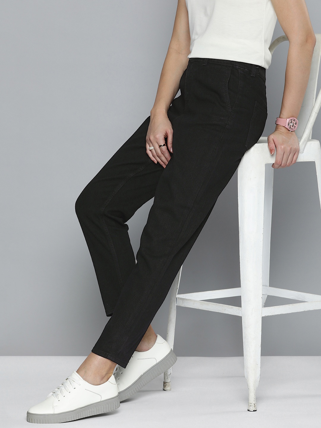 

HERE&NOW Women Relaxed Fit Stretchable Mid-Rise Jeans, Black