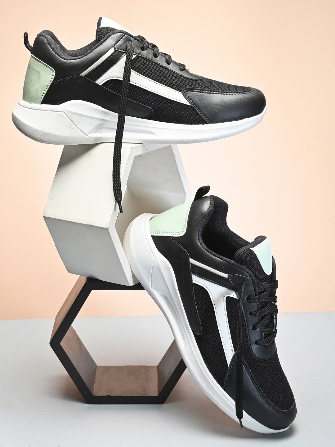 

El Paso Men Colourblocked Lace-Ups Sneakers, Black
