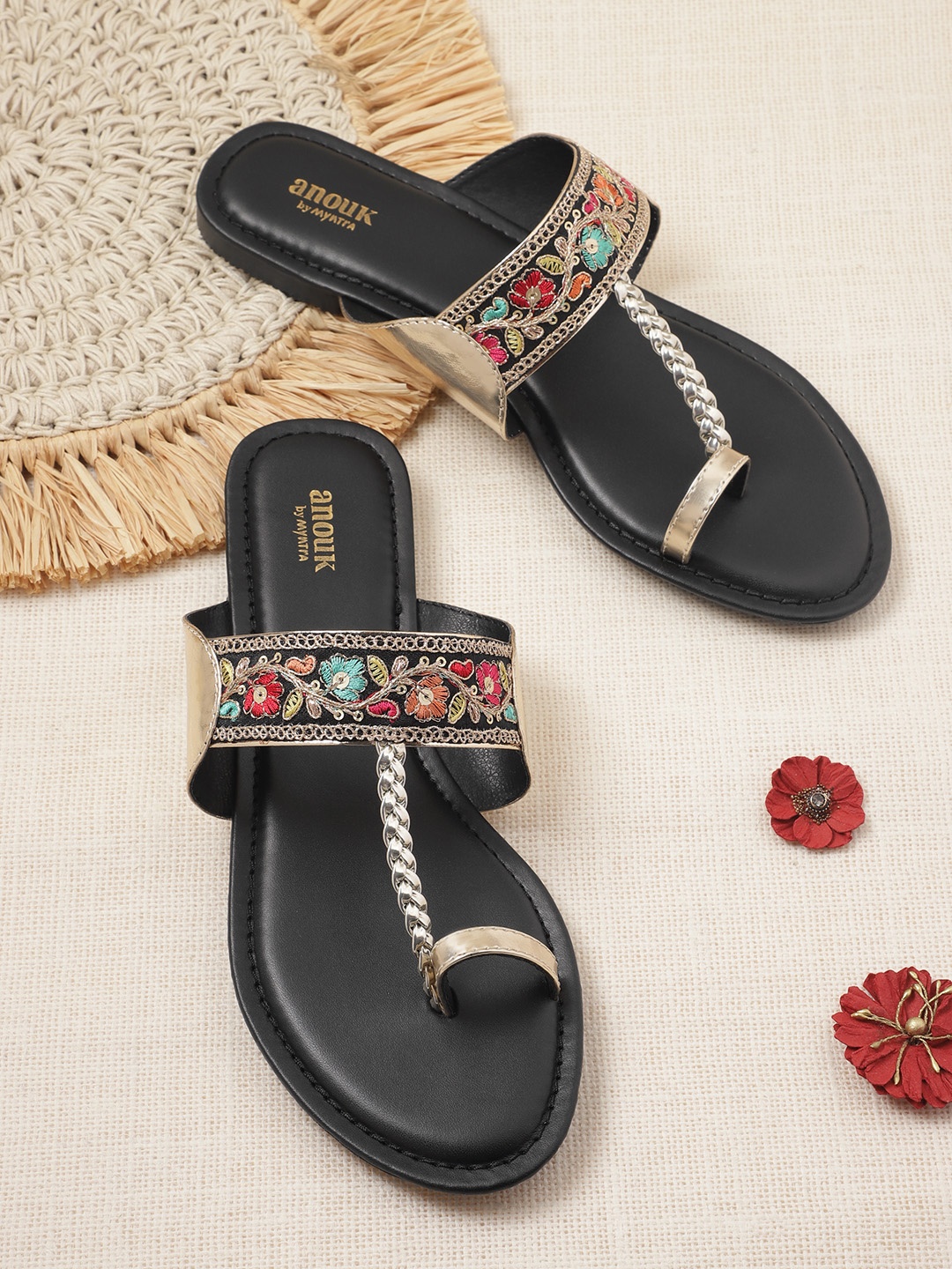 

Anouk Women Floral Embellished Ethnic One Toe Flats, Black