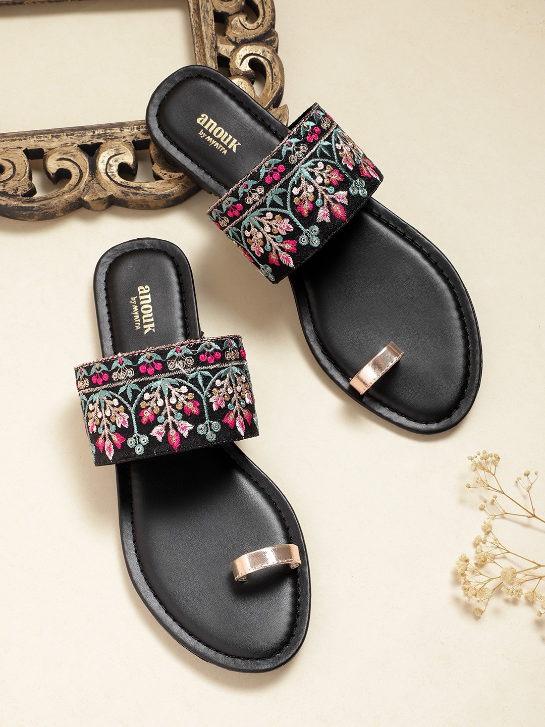 

Anouk Women Embroidered One Toe Flats, Black