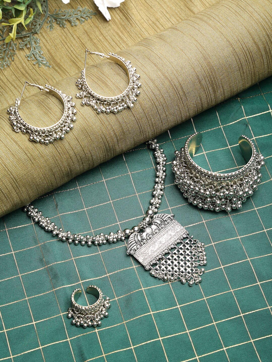 

Dhrohar Silver-Plated Oxidised Crystals Studded & Beaded Jewellery Set
