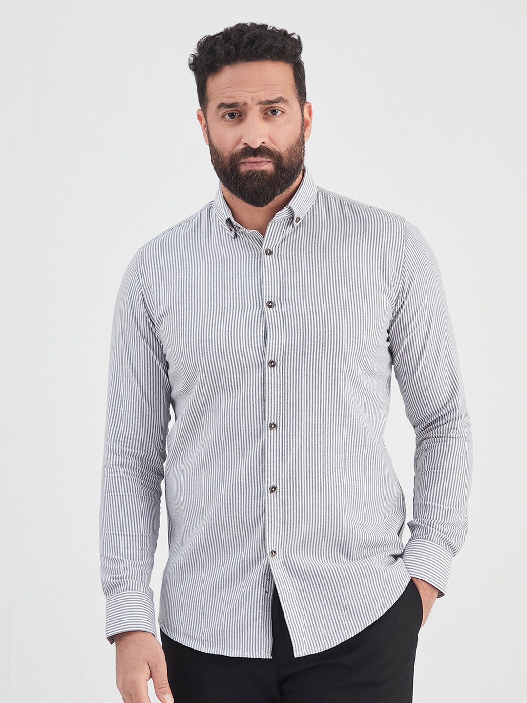 

MR BUTTON Men Slim Fit Horizontal Striped Casual Cotton Shirt, Grey