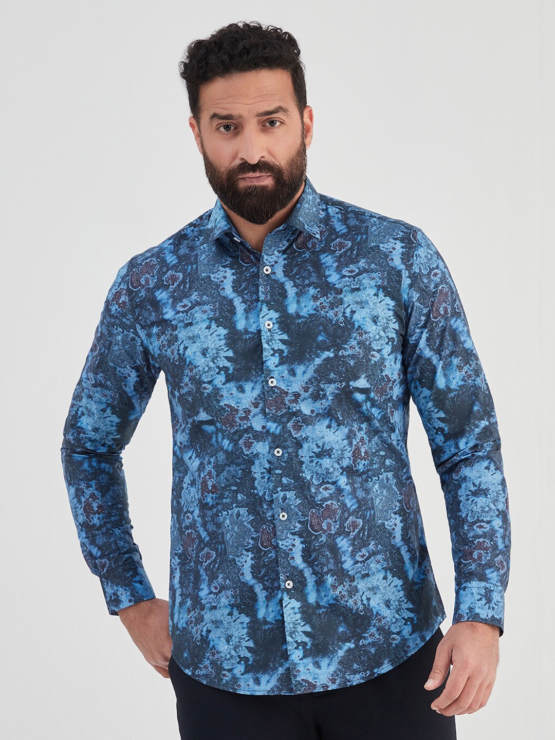 

MR BUTTON Men Abstract Printed Slim Fit Casual Cotton Shirt, Blue