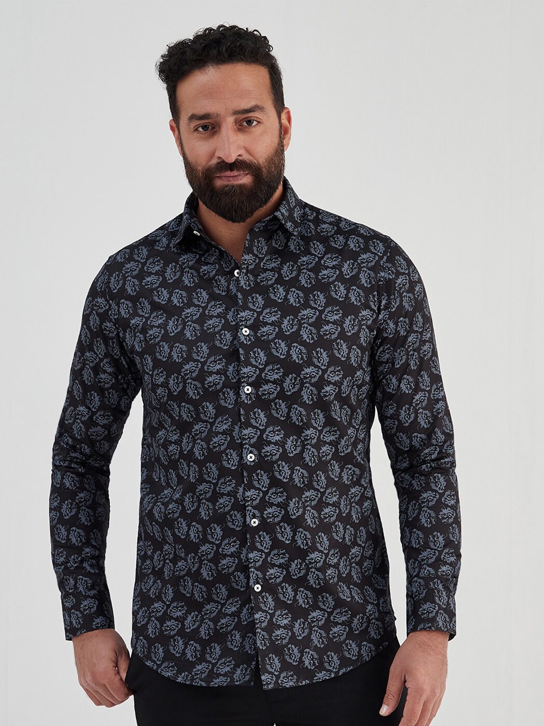 

MR BUTTON Men Slim Fit Floral Printed Casual Shirt, Black