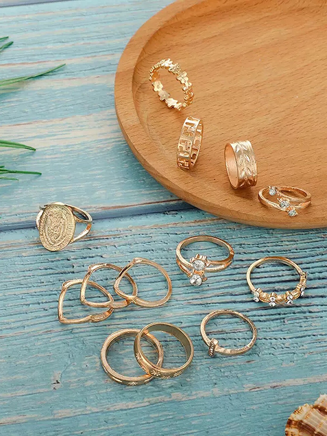 Pinapes Set of 13 Gold-Plated Oxidised Finger Ring