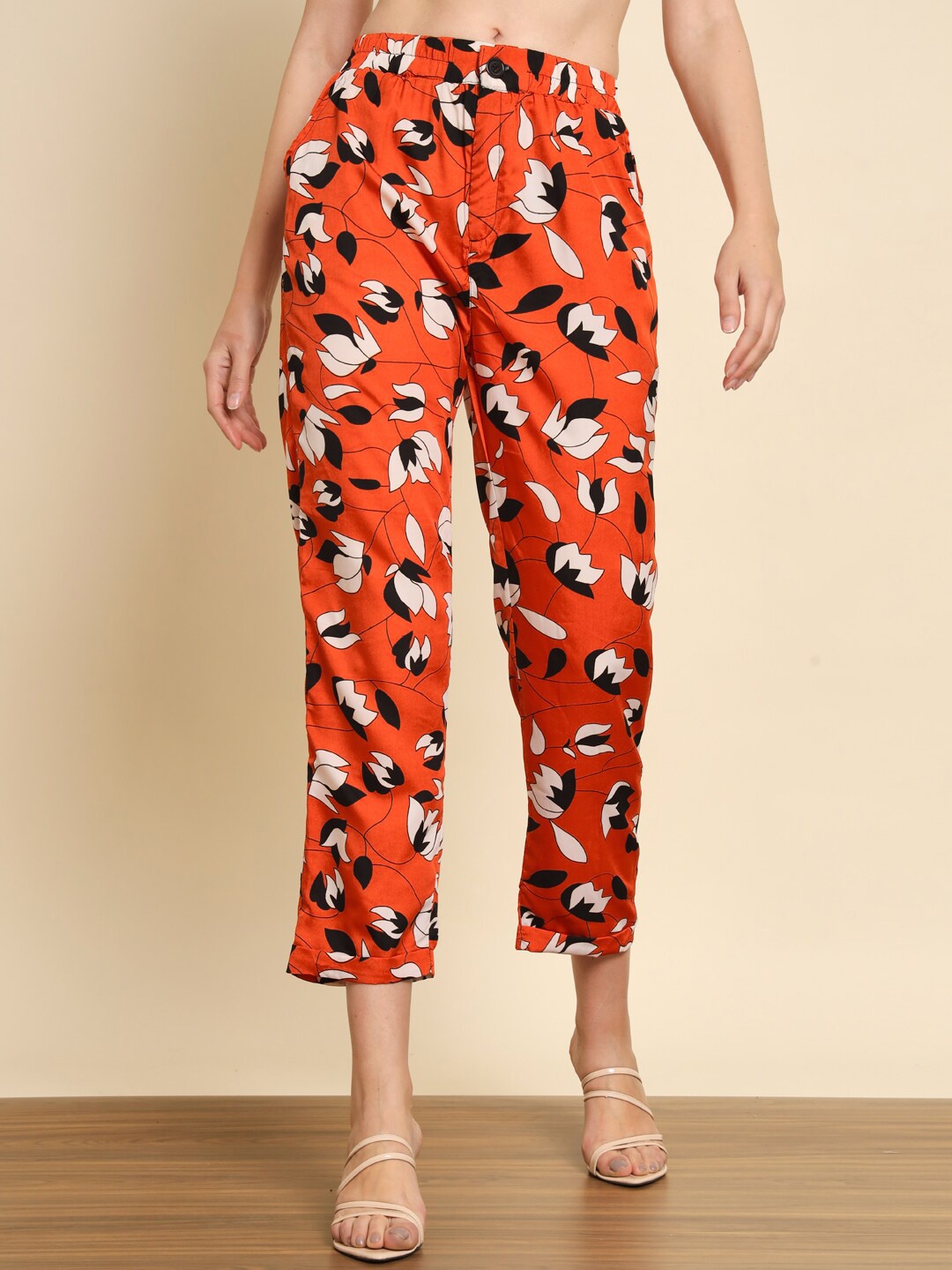 

Darzi Women Floral Printed Smart Trousers, Orange