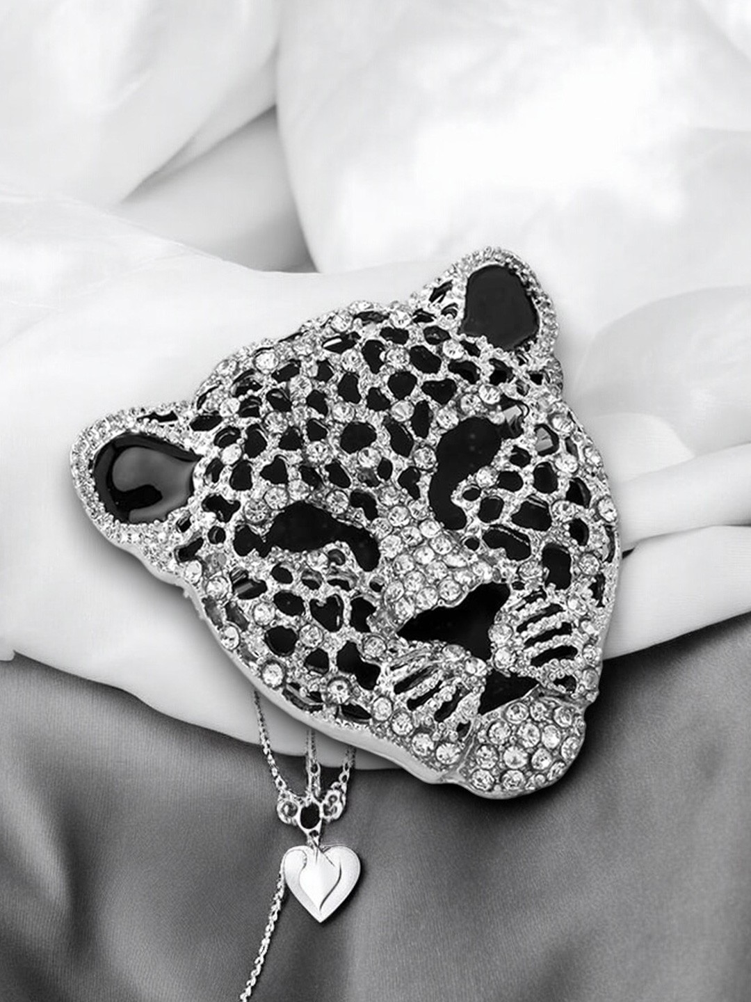 

Mahi Men Lion Face Shaped Embellished Brooch, White