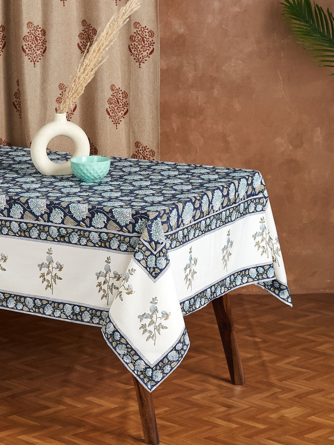 

Fabindia Aakarik Blue & White Floral Printed Cotton Table Cover