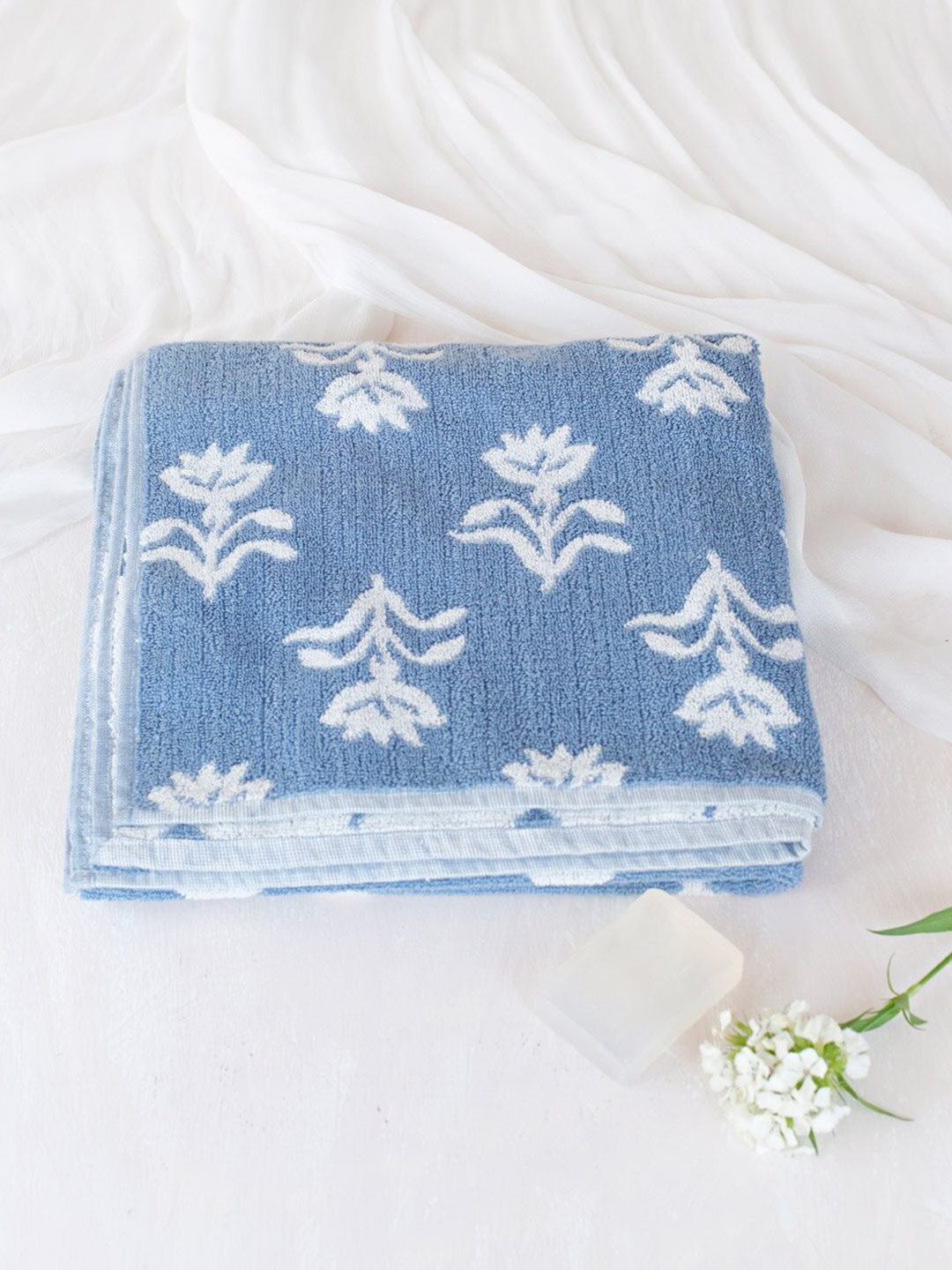 

Fabindia Vikal Blue & White Printed 125 GSM Cotton Pile Bath Towel