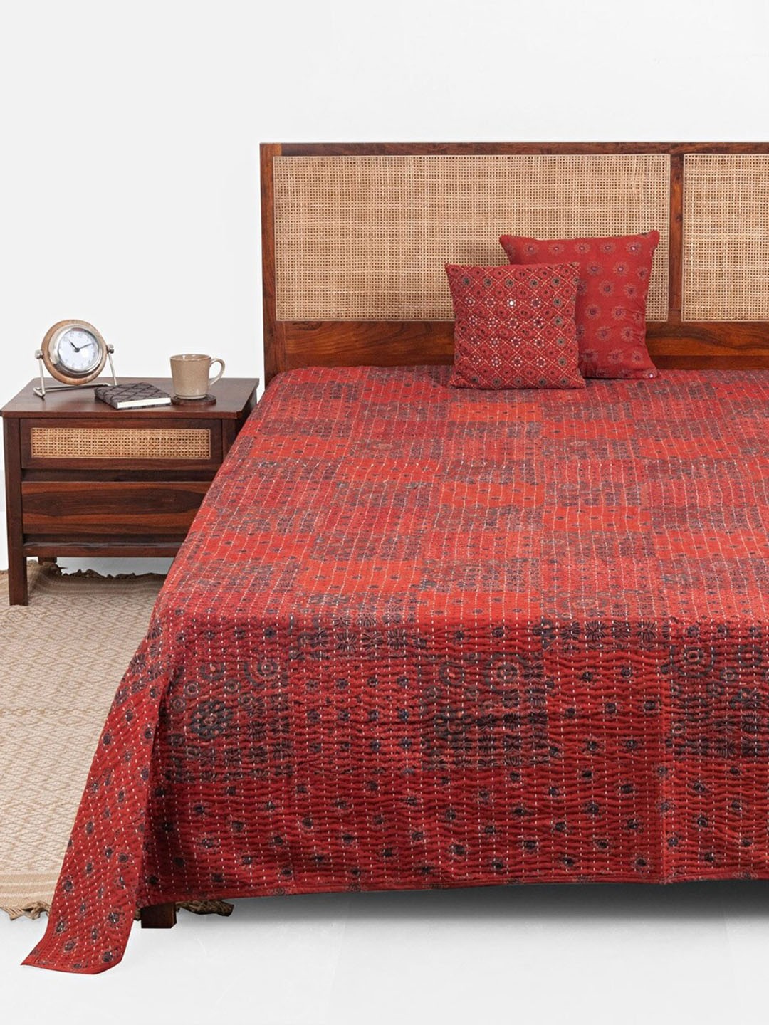 

Fabindia Ritya Red & Blue Printed and Embroidered Cotton Single Bed Cover