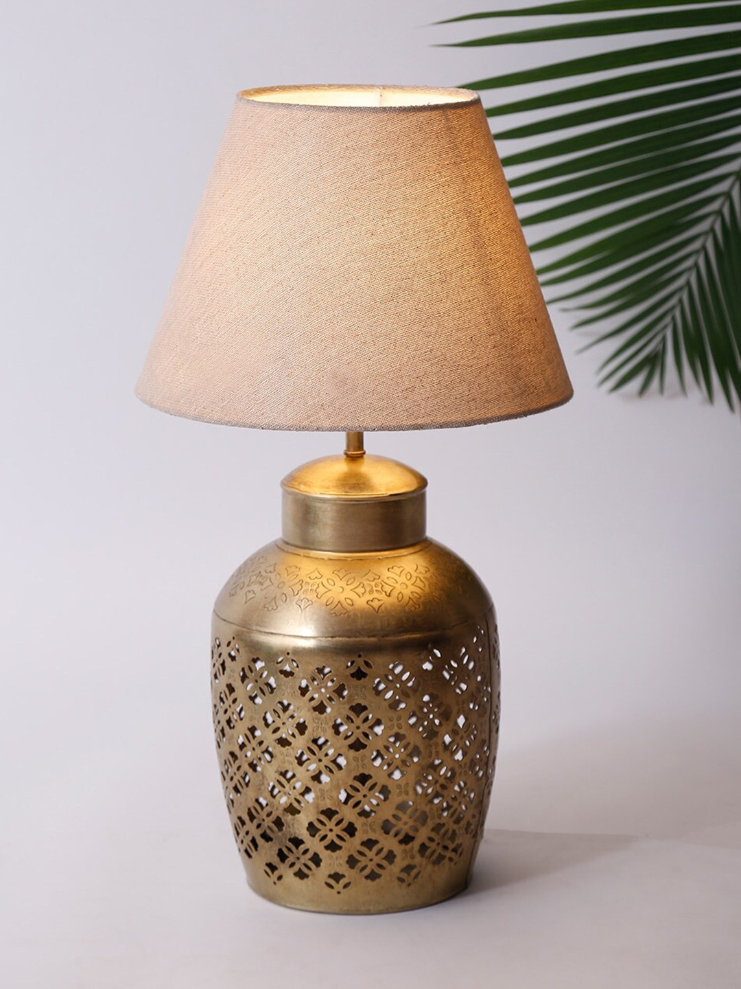 

Fabindia Akalpa Beige & Metallic Textured Table Lamp