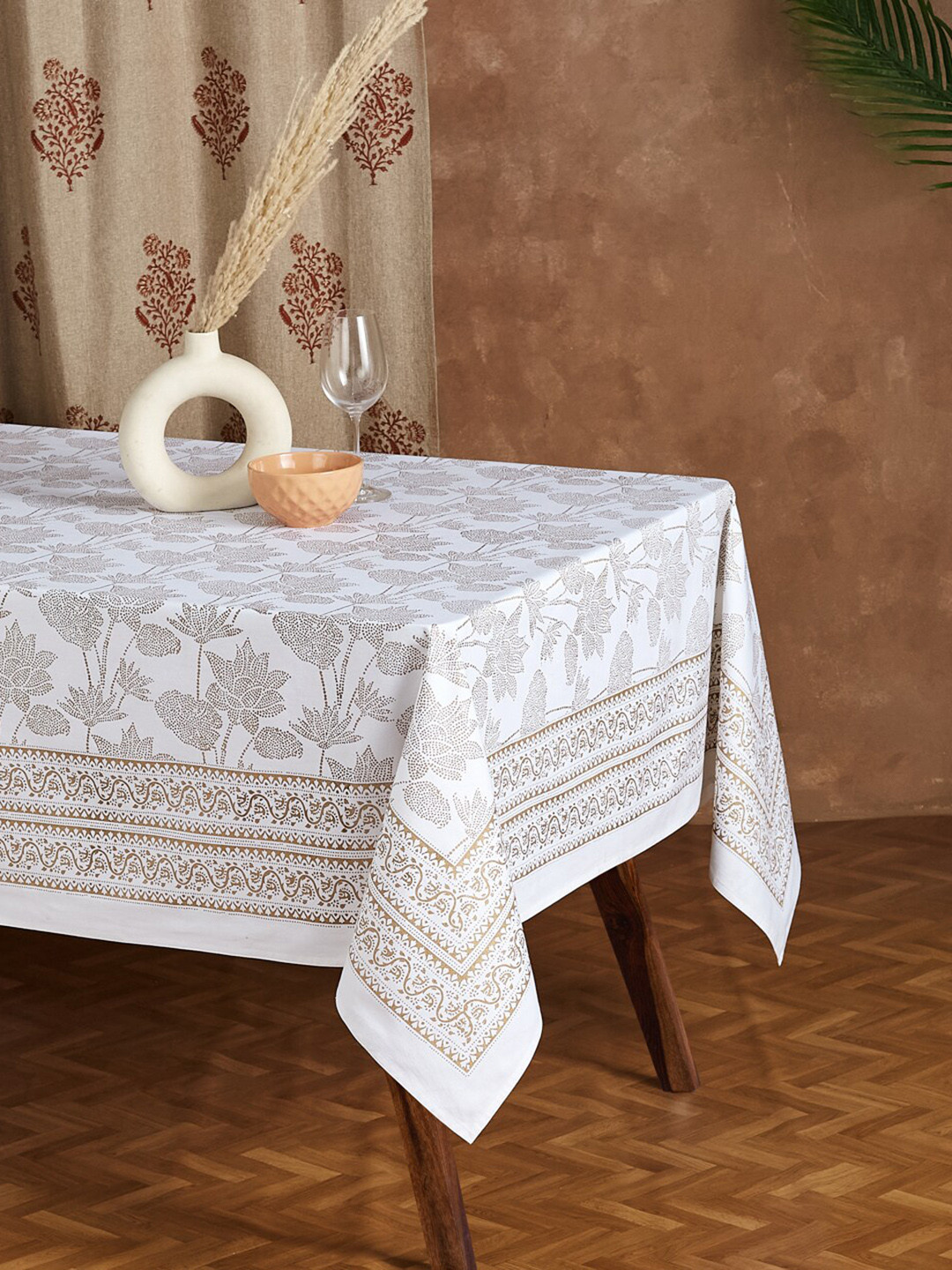 

Fabindia Dhaani White & Yellow Floral Printed Cotton 6-Seater Table Cover