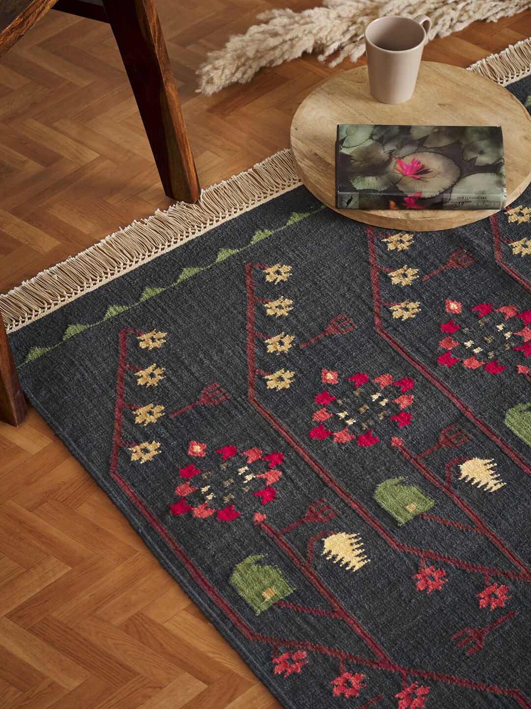 

Fabindia Bageecha Grey & Red Woven-Design Panja-Weave Cotton Dhurrie