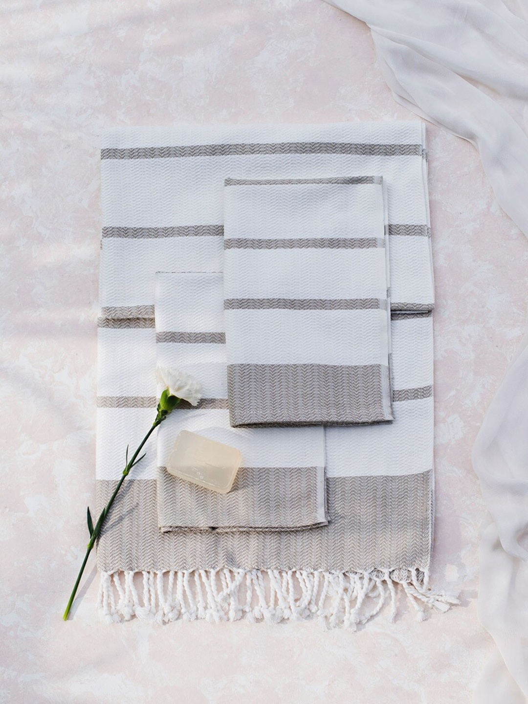 

Fabindia Kani Taupe Colored Striped 125 GSM Honeycomb Cotton Bath Towel
