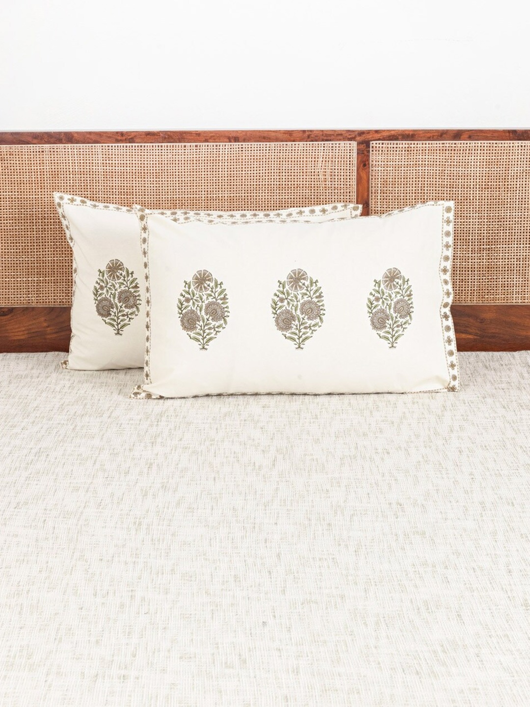 

Fabindia Meghna White & Grey 2 Pcs Floral Printed Cotton Pillow Covers