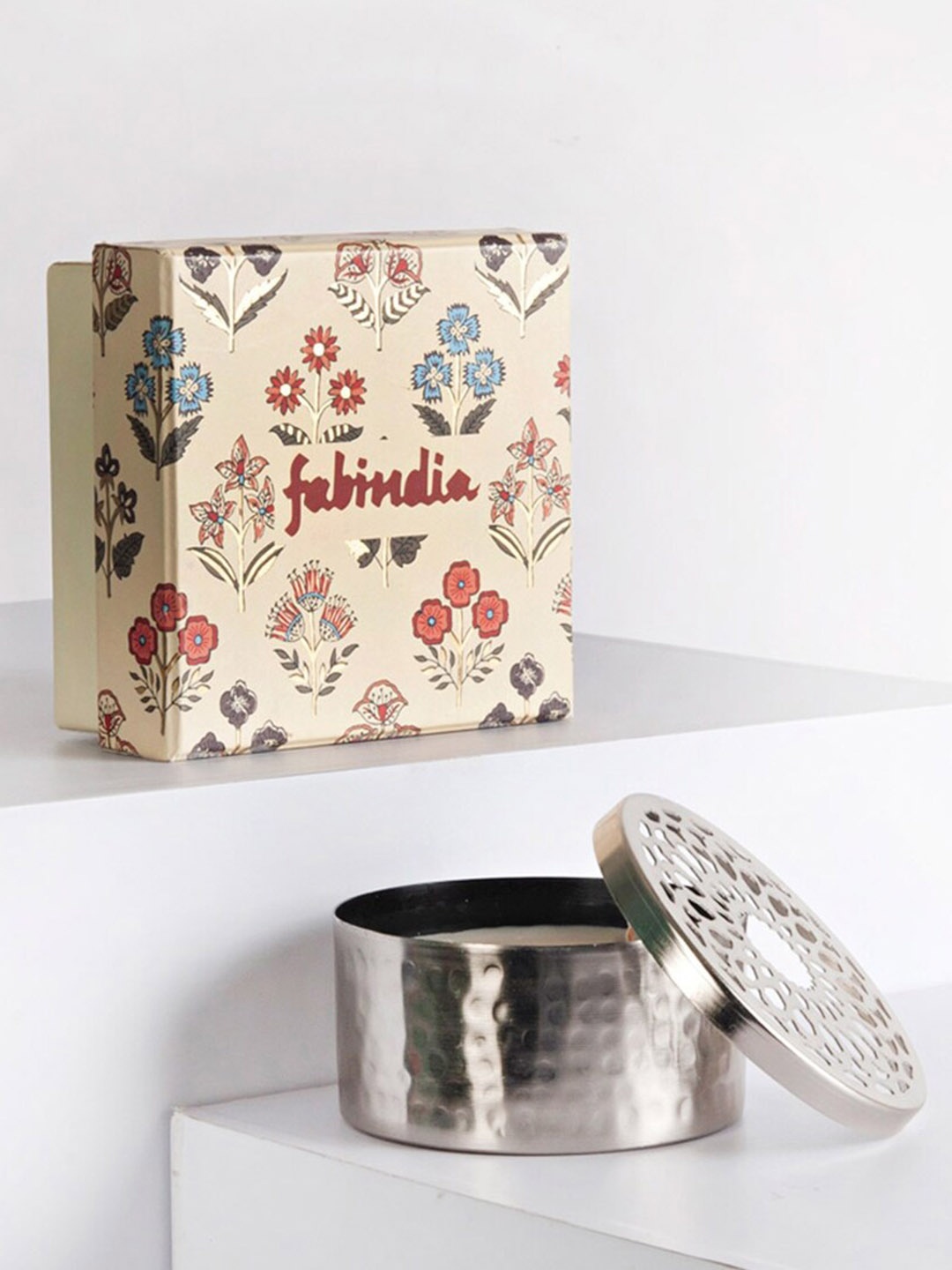 

Fabindia Idris Jasmine Musk Scented Candle, Silver