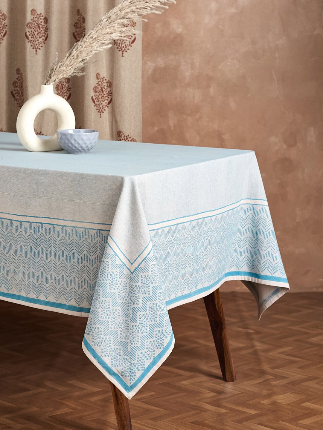 

Fabindia Advika Blue & White Printed Cotton 6 Seater Table Cover