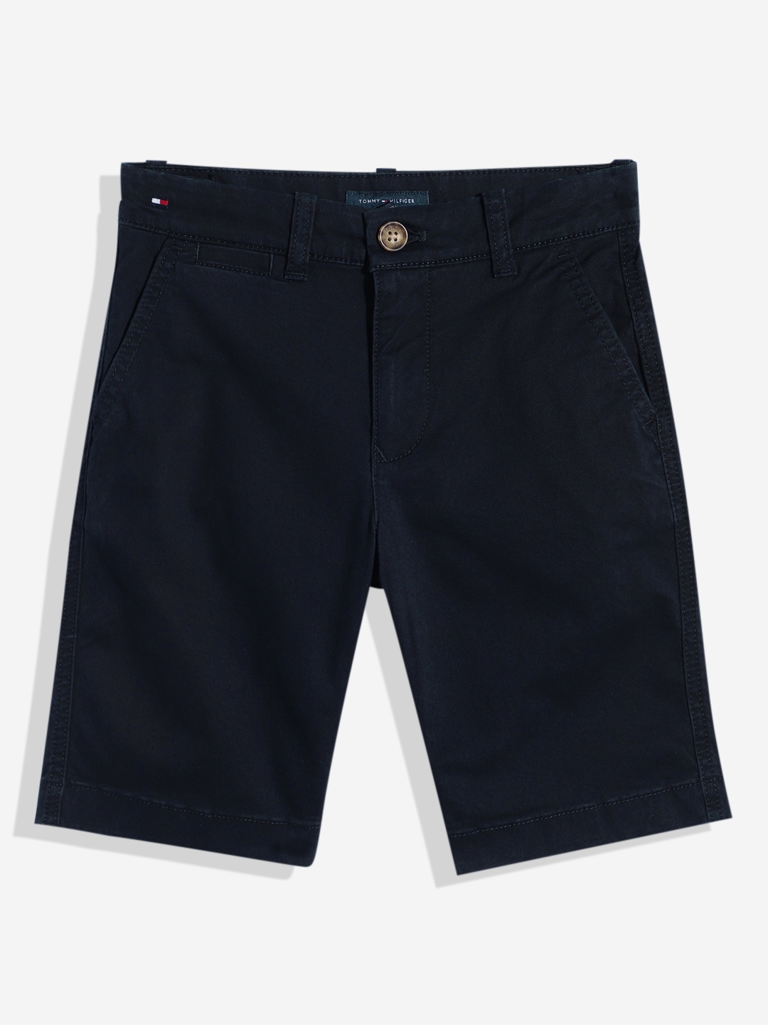 

Tommy Hilfiger Boys Solid Regular Fit Mid-Rise Chino Shorts, Navy blue