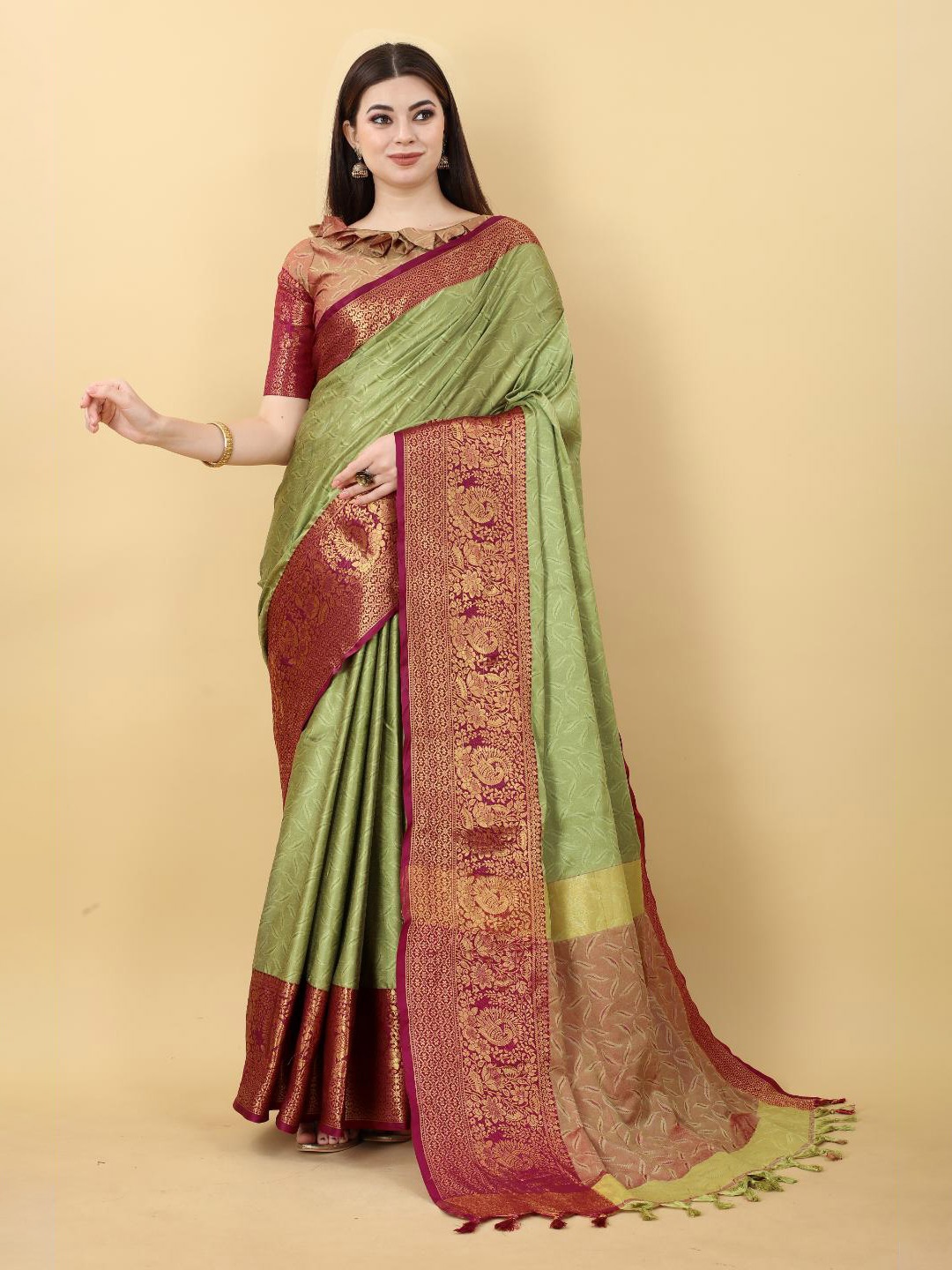 

B4ME.COM Woven Design Zari Silk Cotton Kanjeevaram Saree, Green