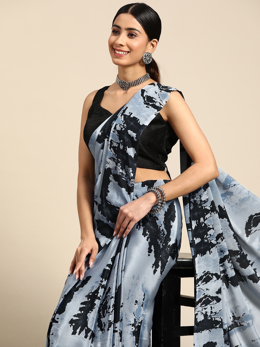 

Tikhi Imli Abstract Printed Satin Saree, Grey