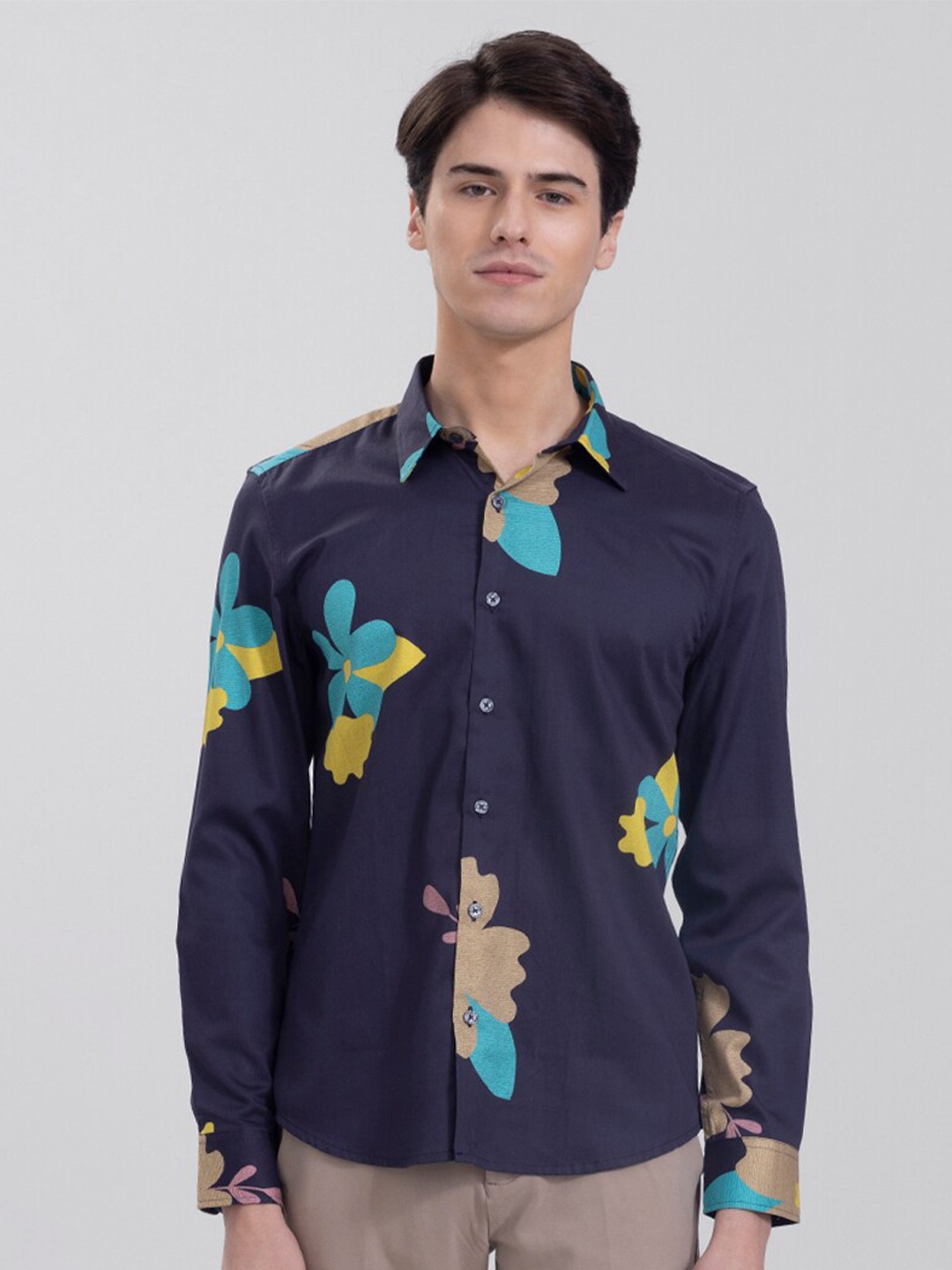 

Snitch Men Slim Fit Floral Printed Casual Cotton Shirt, Navy blue
