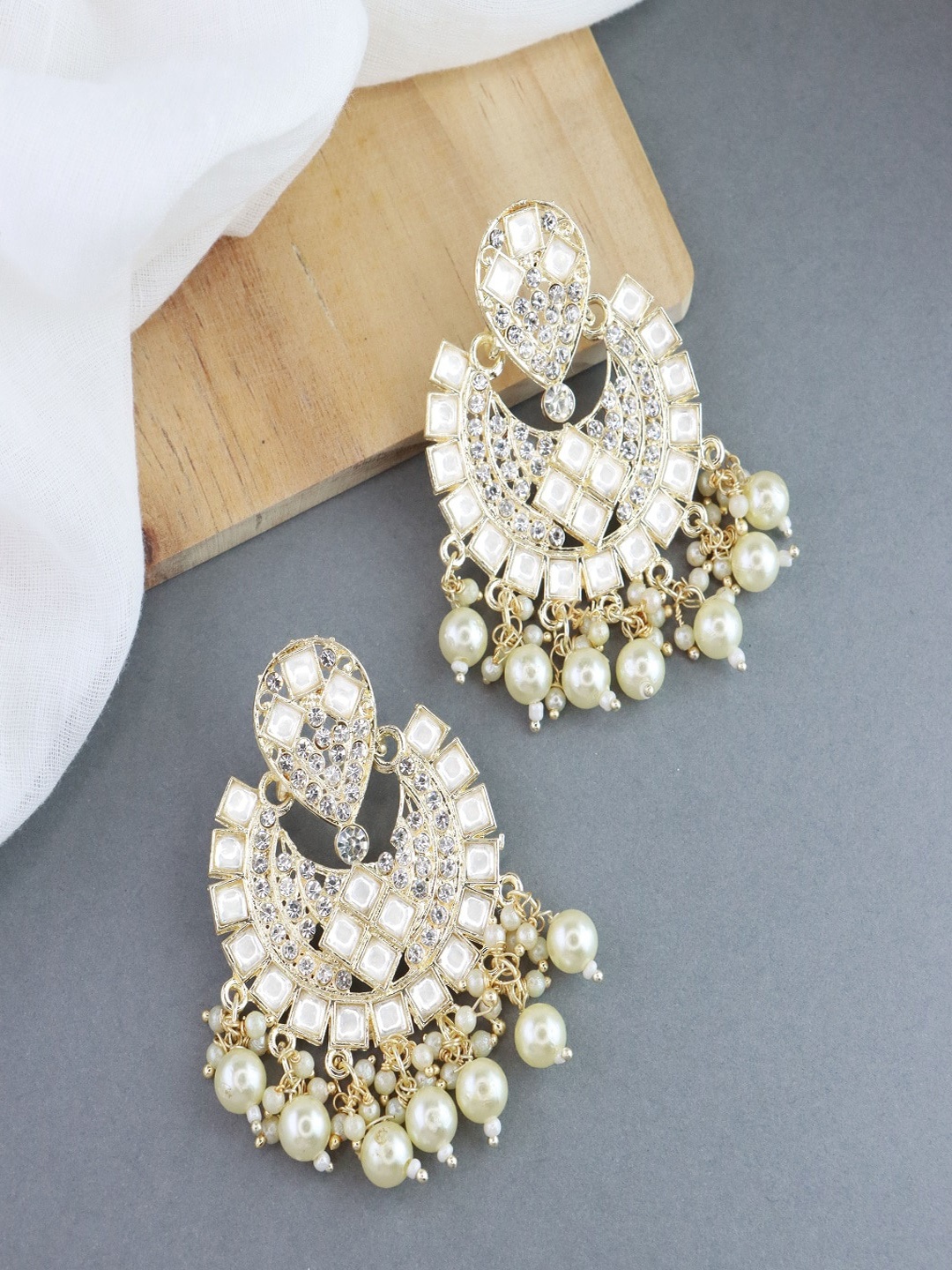 

I Jewels White Contemporary Kundan Chandbalis Earrings