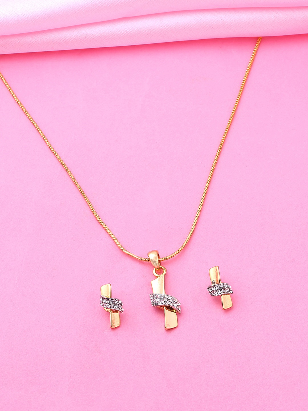 

Estele Gold Plated Beautiful Pendant Set with Crystals Jewellery Set, White