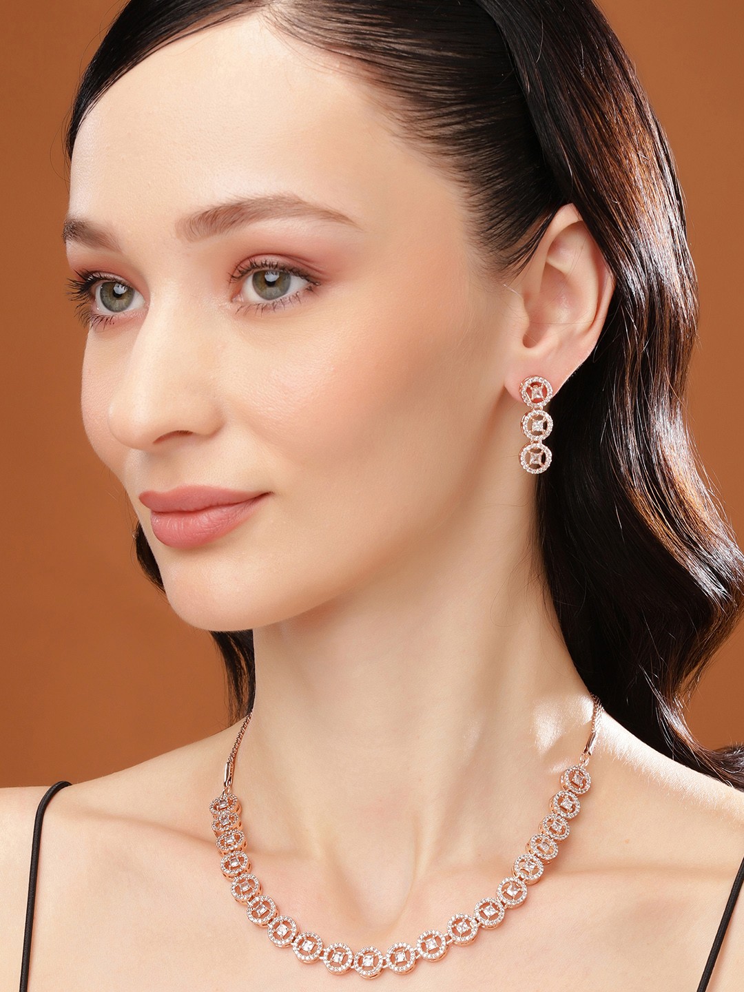 

Estele Rose Gold Plated CZ Rotating Glitter Jewellery Set