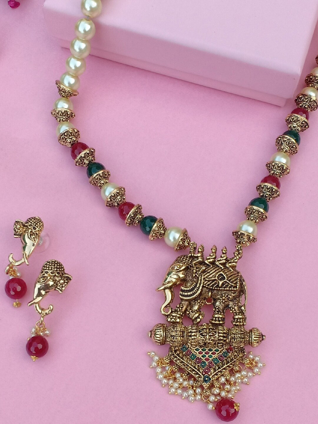 

Estele Gold-Plated Pearl Beaded Jewellery Set