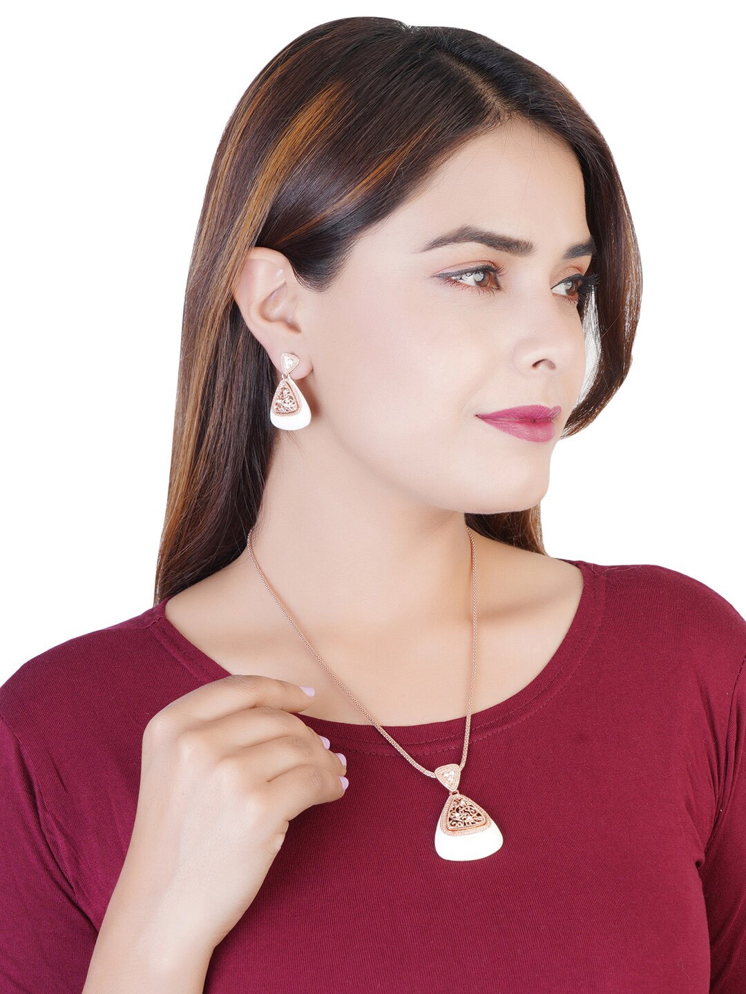 

Estele Rose Gold Plated Splendid Pendant Necklace Set, White