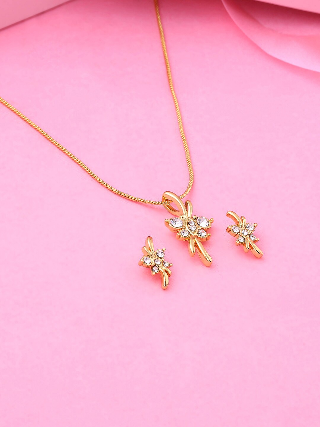 

Estele Gold Plated Exquisite Necklace Set with Crystals, White