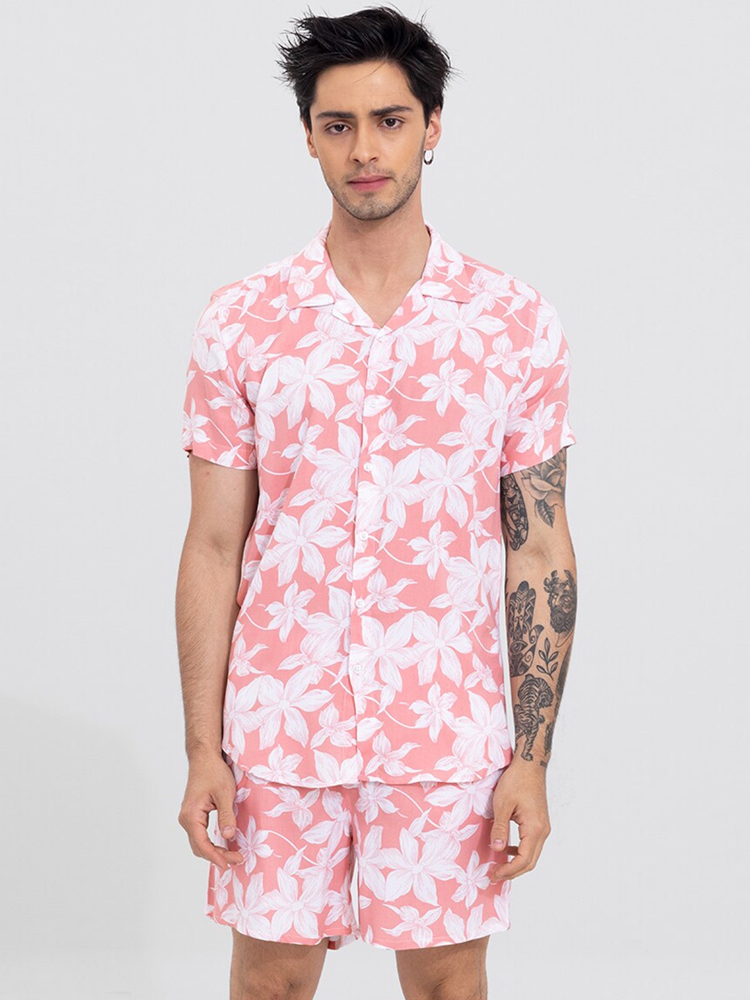 

Snitch Men Lily Flower Printed Shirt with Shorts, Pink