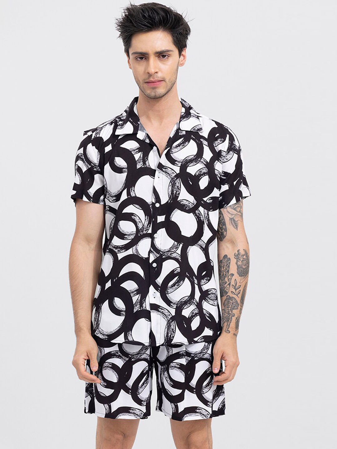 

Snitch Men Circular Printed Shirt with Shorts, White