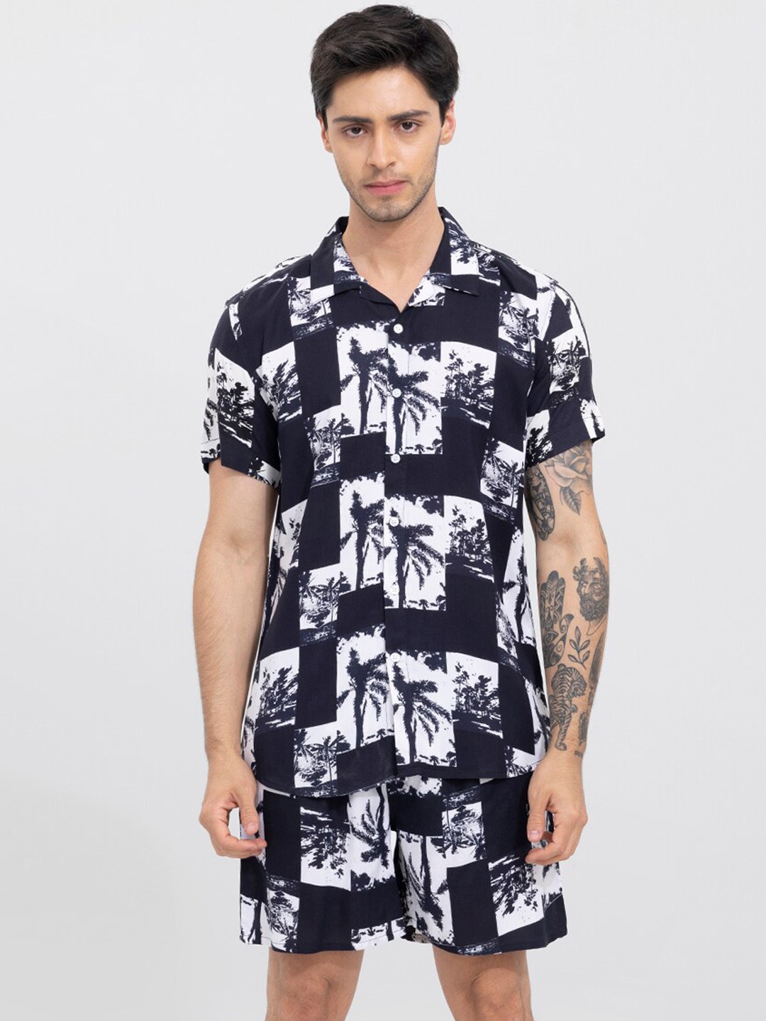 

Snitch Men Printed Printed Shirt with Shorts, Blue