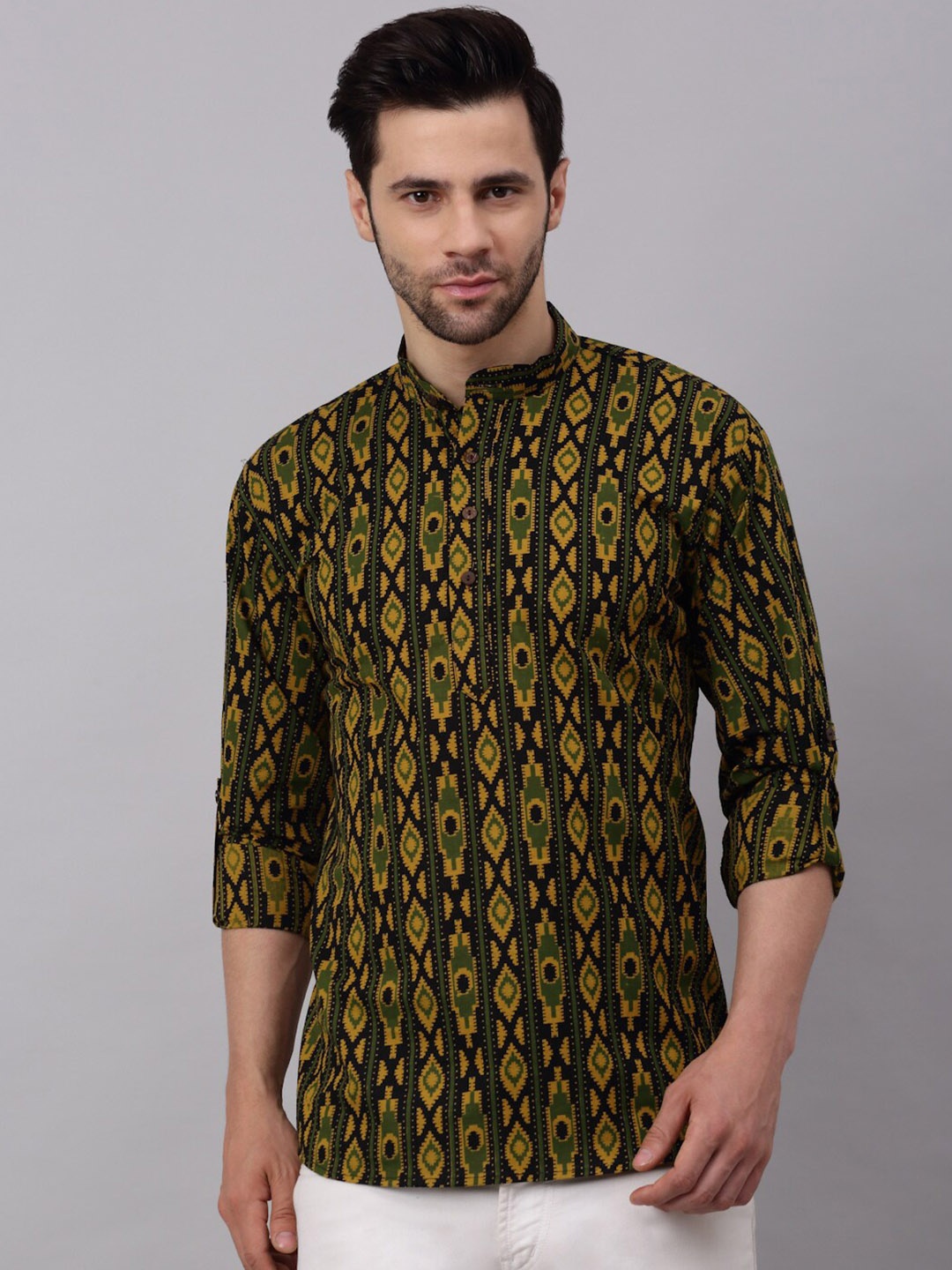 

NEUDIS Men Green Tribal Printed Cotton Kurta