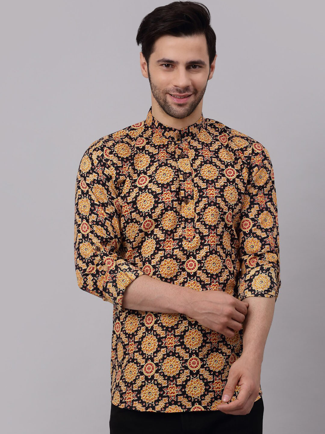 

NEUDIS Men Floral Printed Cotton Kurta, Black